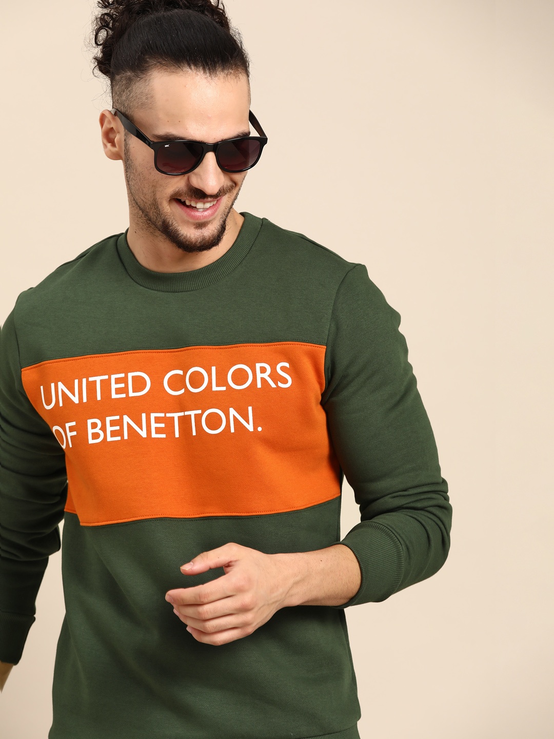 

United Colors of Benetton Men Olive Green & Orange Typographic Print Sweatshirt