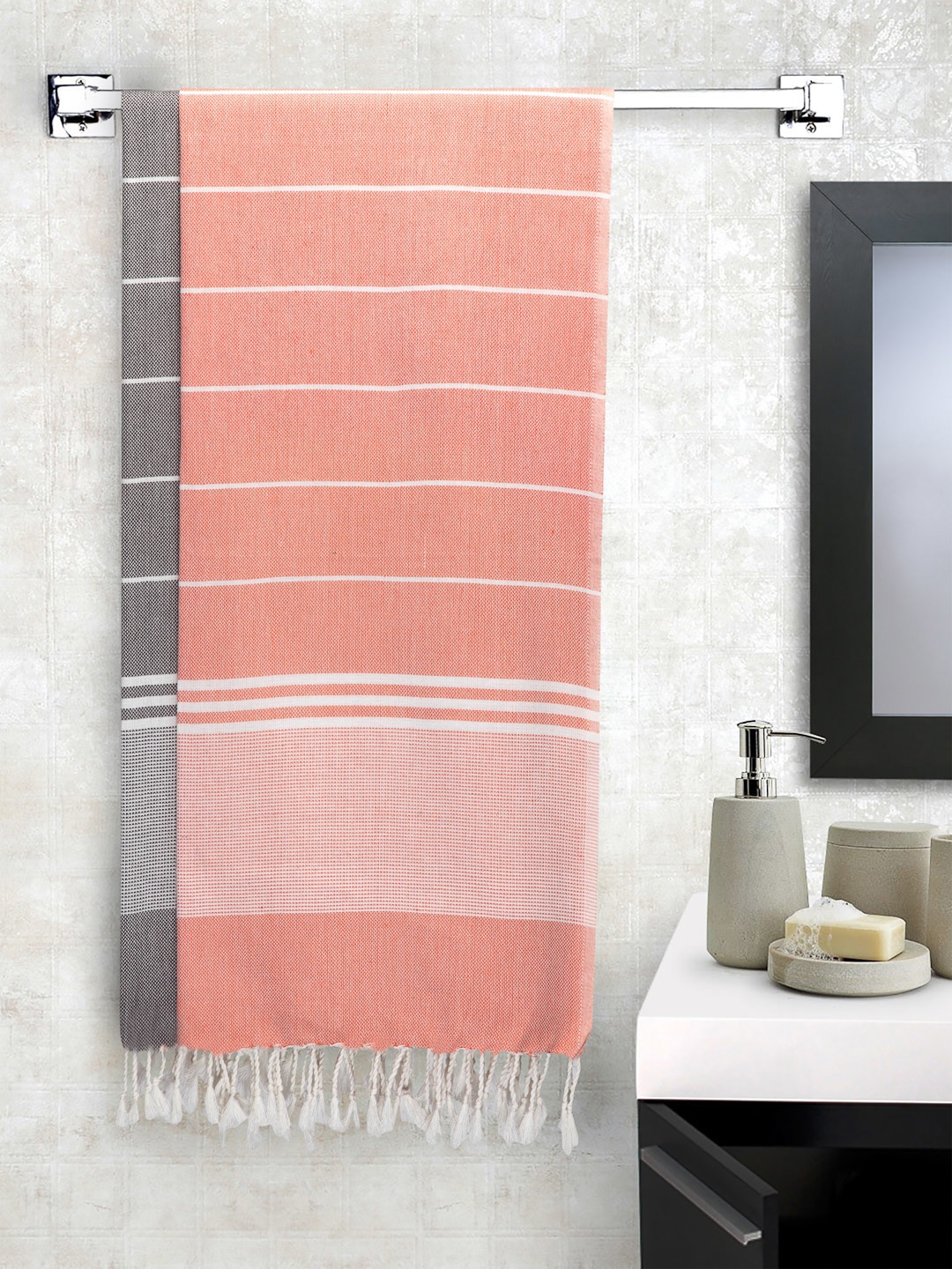 

Arrabi Set Of 2 Handwoven 210 GSM Cotton Bath Towels, Peach