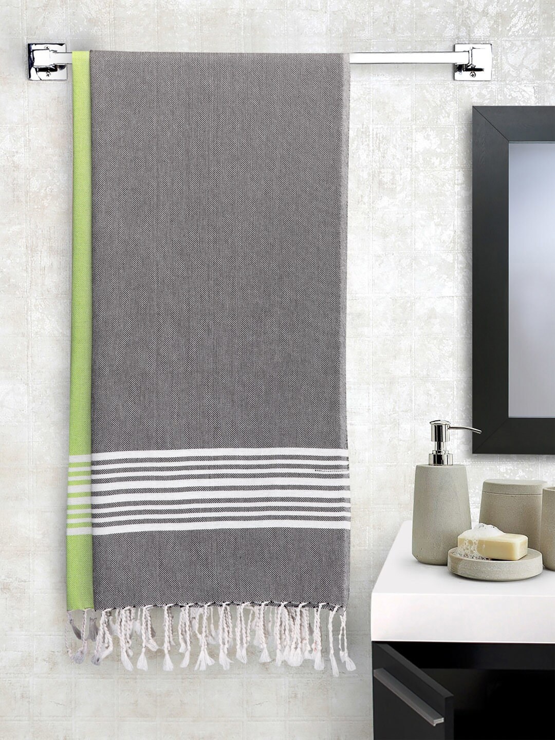 

Arrabi Set Of 2 Handwoven 210 GSM Cotton Bath Towels, Green