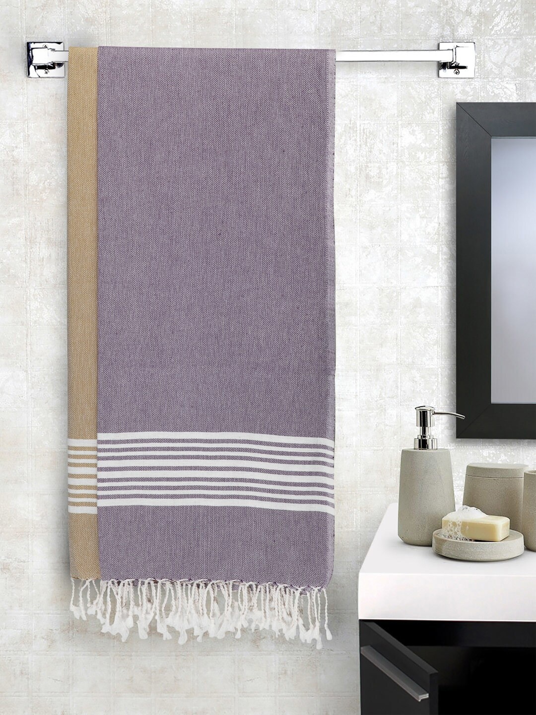 

Arrabi Set Of 2 Solid Handwoven 210 GSM Cotton Bath Towels, Purple