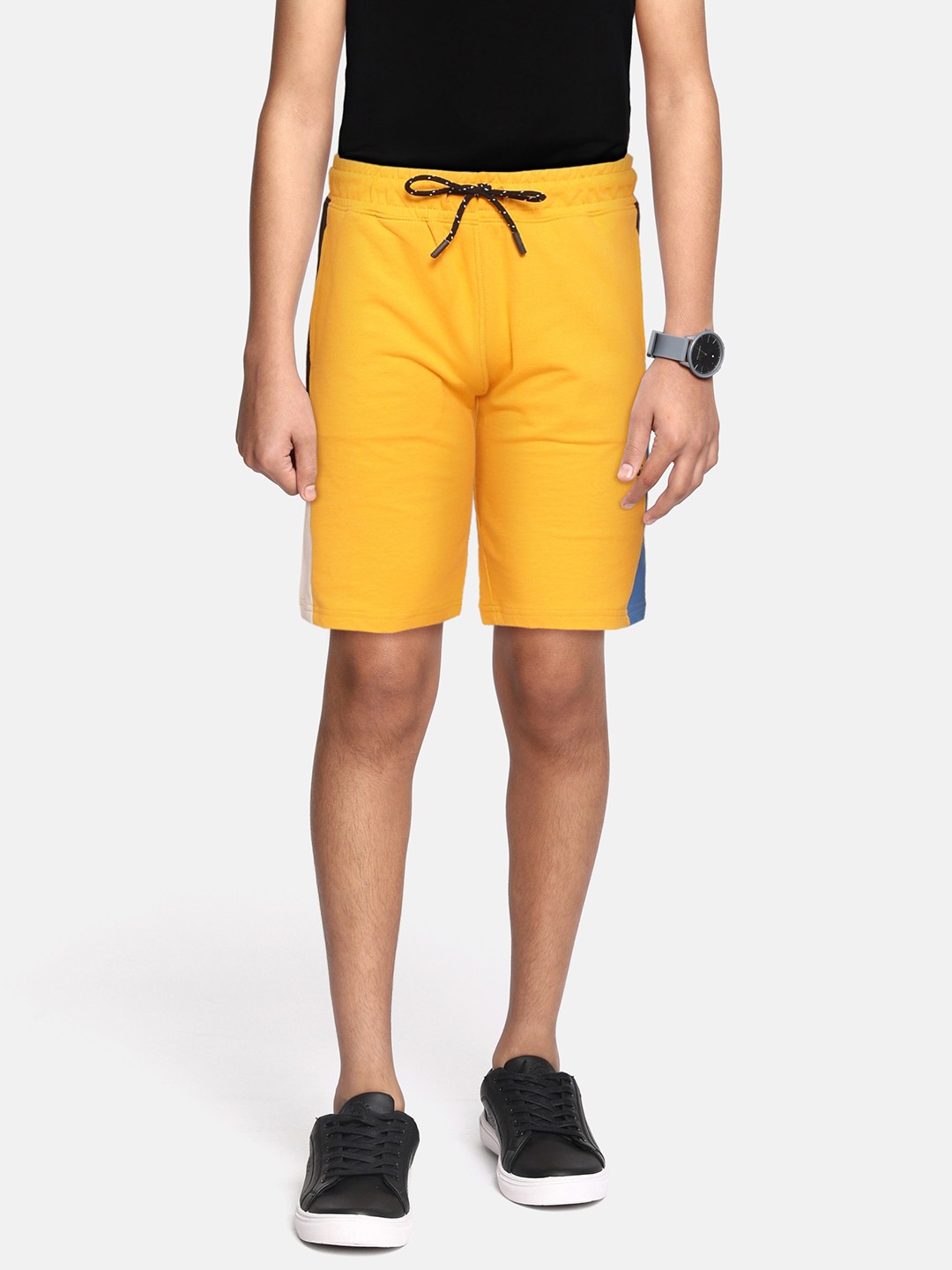 

Indian Terrain Boys Yellow Solid Pure Cotton Regular Shorts