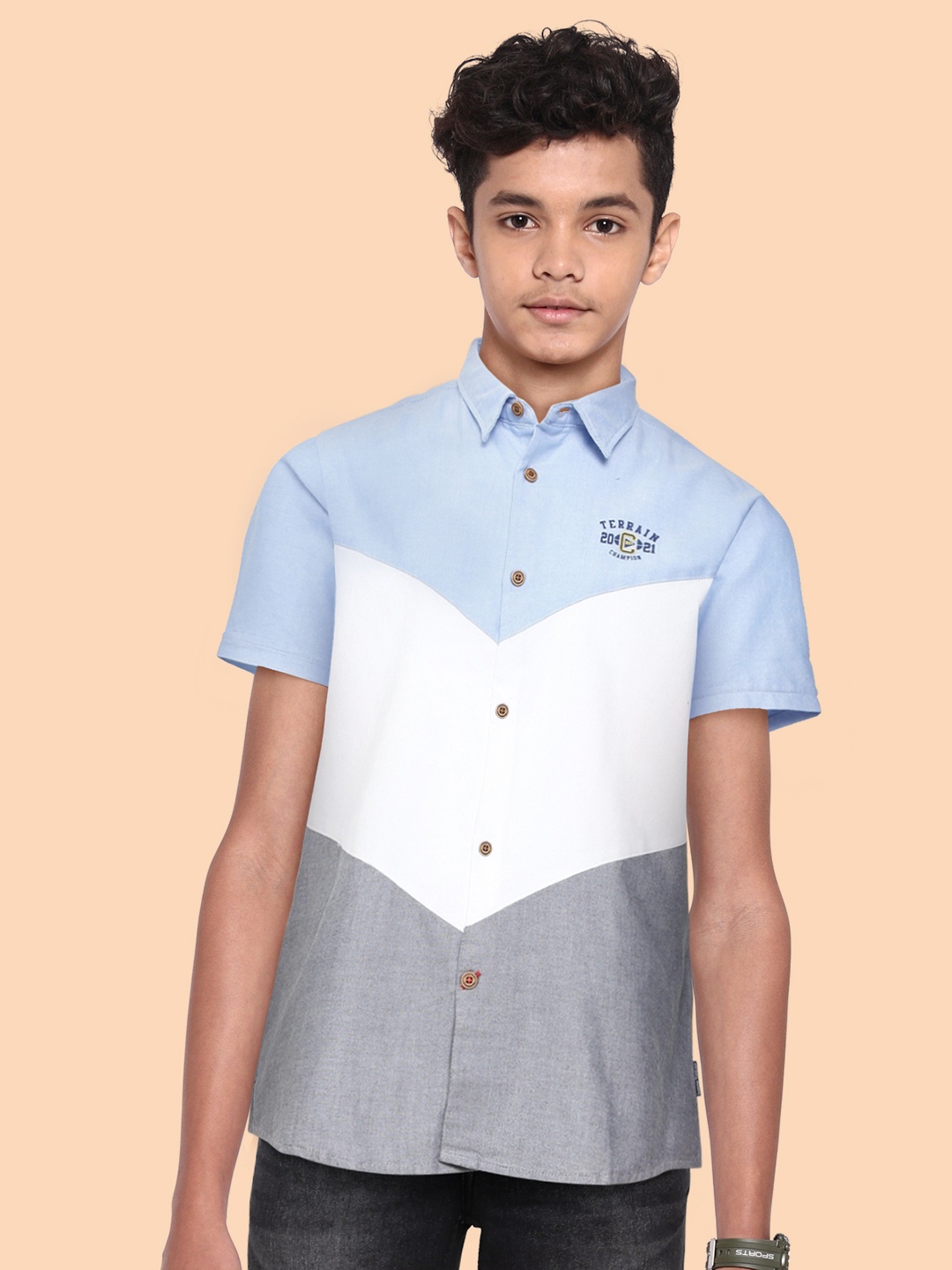 

Indian Terrain Boys Blue & White Cotton Colourblocked Casual Shirt