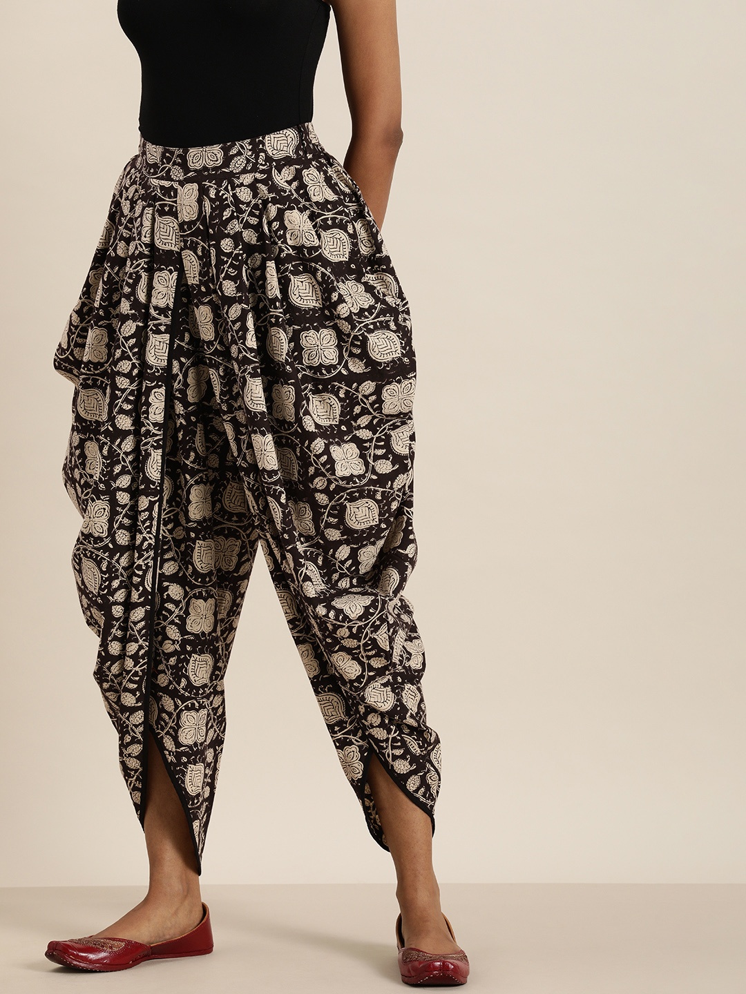 

Taavi Women Black & White Bagru Hand Block Printed Pleated Susutainable Dhoti Pants