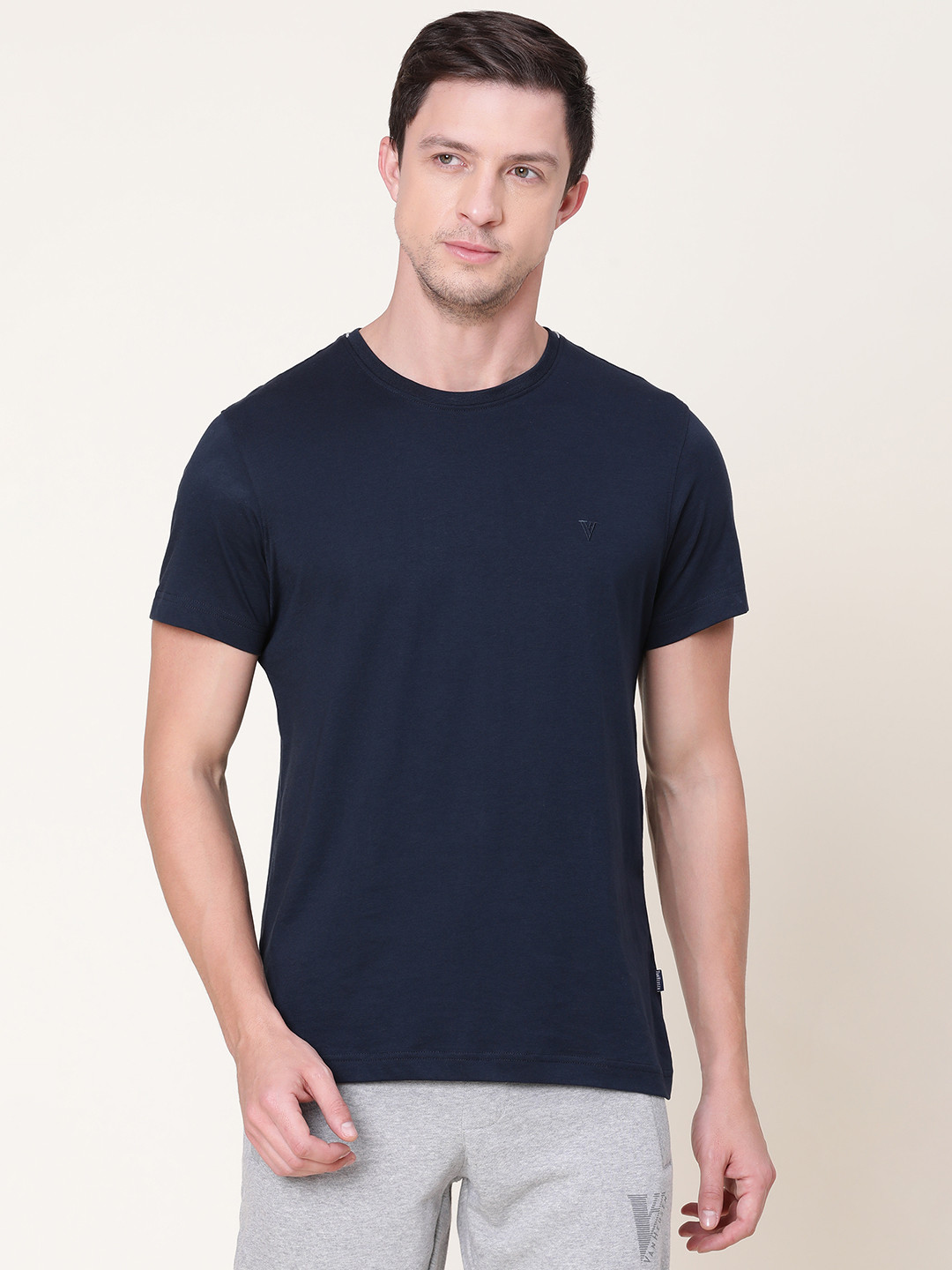 

Van Heusen Athleisure Solid Smart Tech Easy Stain Release T-Shirt, Navy blue