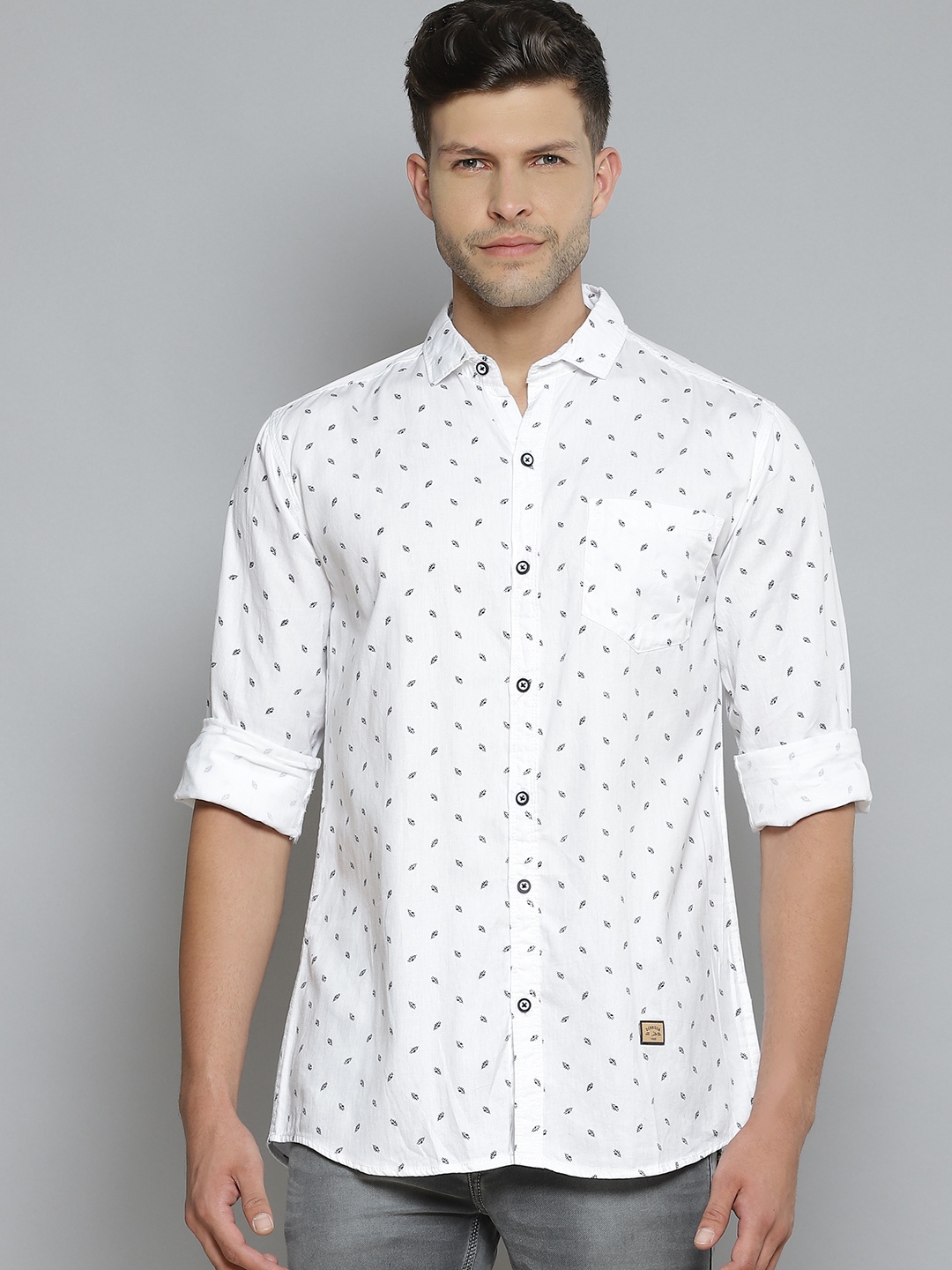 

DENNISON Men White & Navy Blue Printed Smart Slim Fit Opaque Cotton Casual Shirt