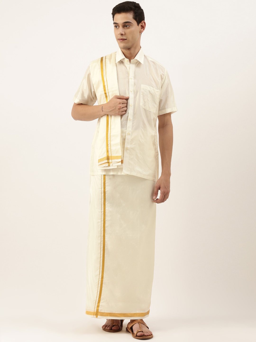 

MANAMAGAN Men Beige Wedding Set