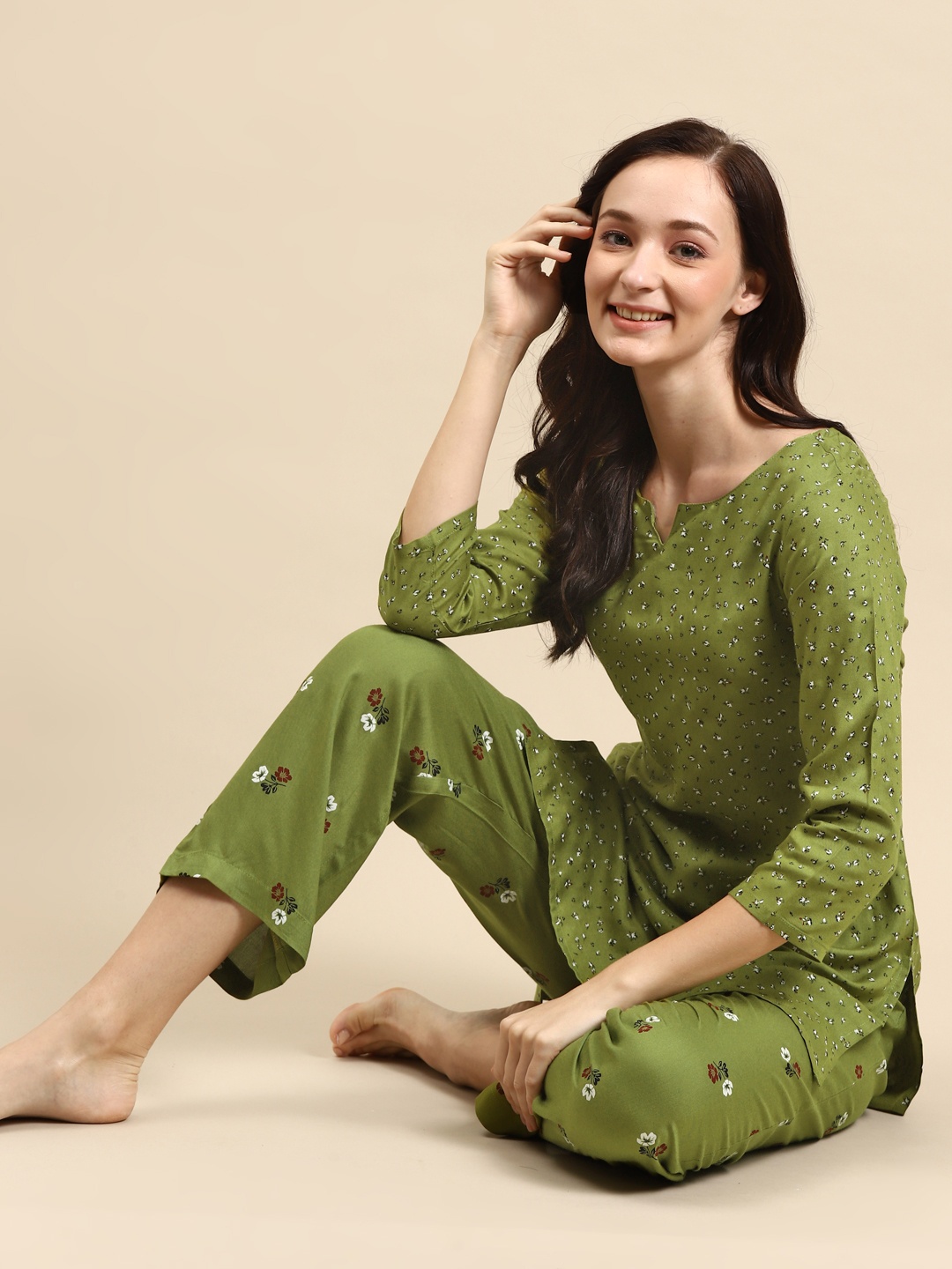 

Prakrti Women Olive Green & White Floral Printed Pyjama Set