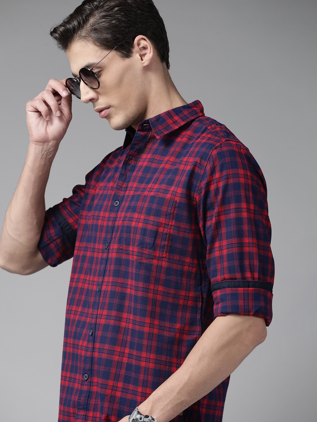 

Roadster Men Navy Blue & Red Tartan Checks Pure Cotton Opaque Casual Shirt