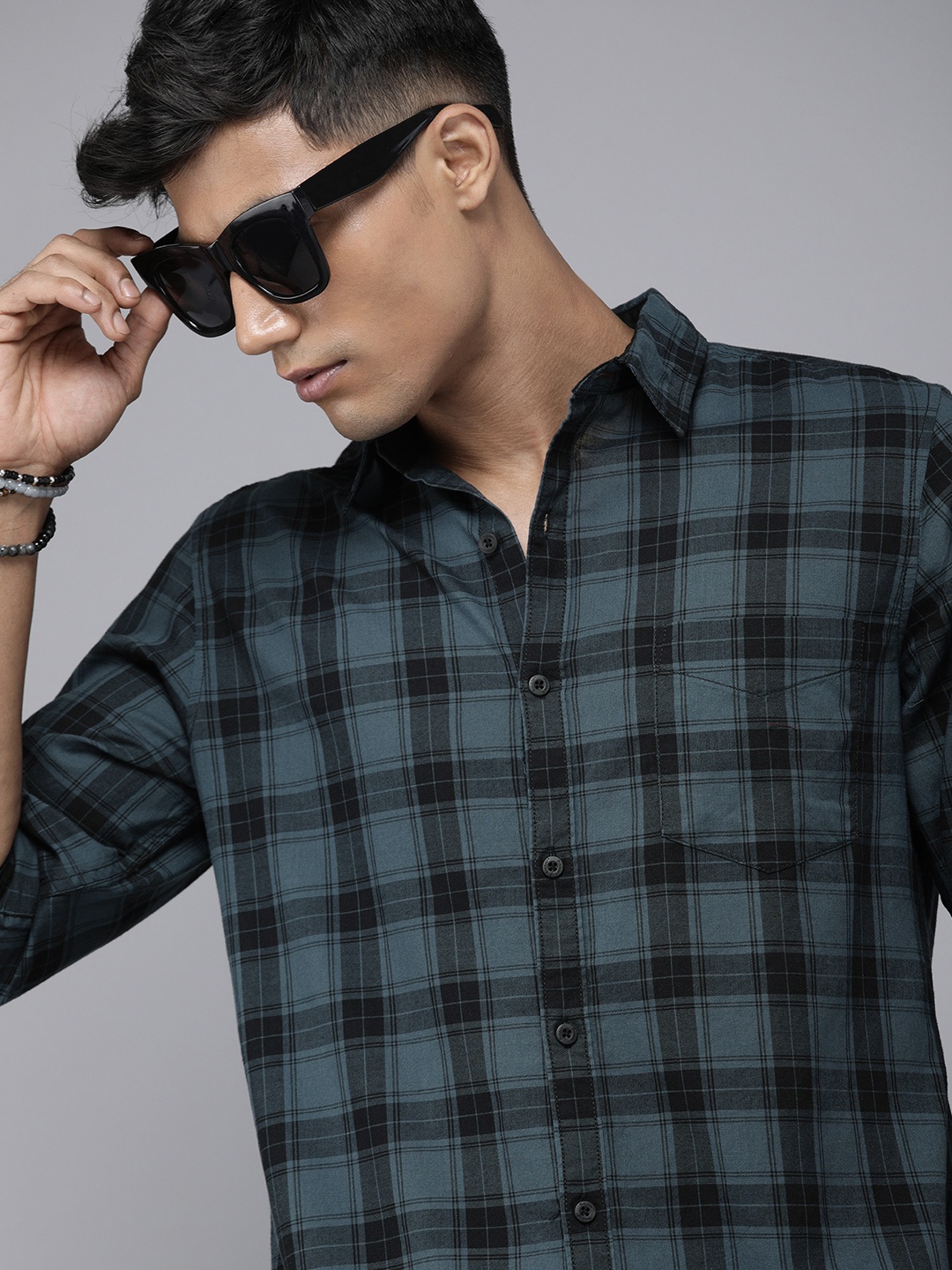 

Roadster Men Teal Blue & Black Checked Pure Cotton Sustainable Casual Shirt
