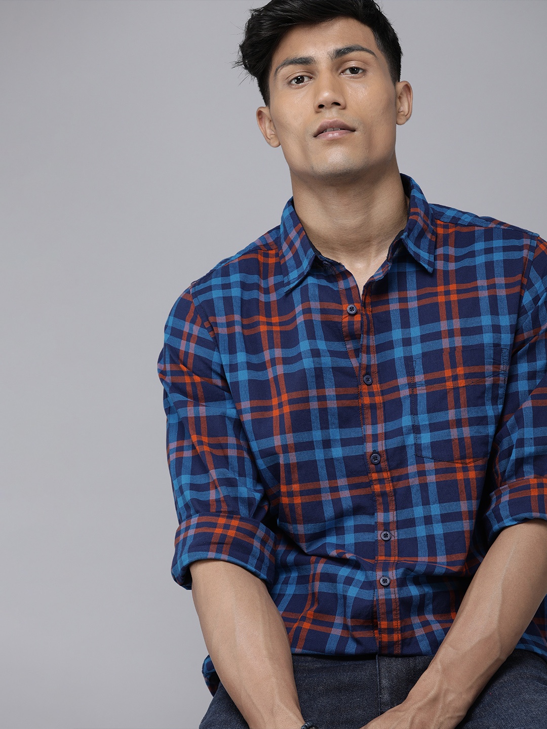 

Roadster Men Blue Checked Casual Shirt