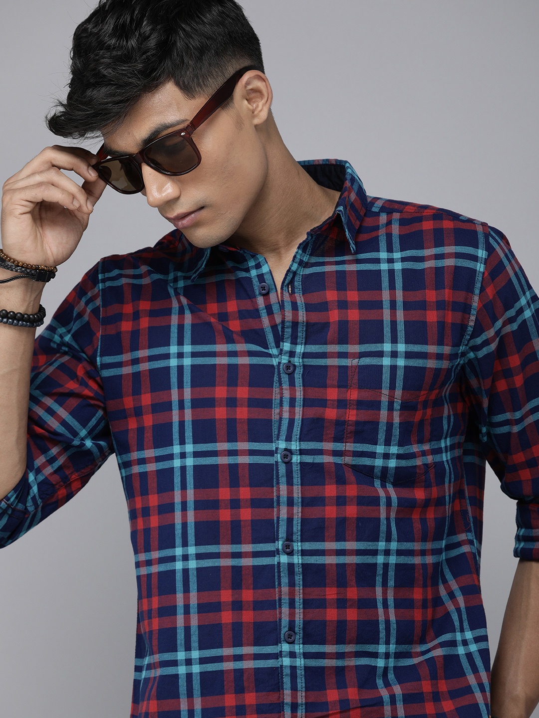 

Roadster Men Navy Blue Checked Casual Shirt