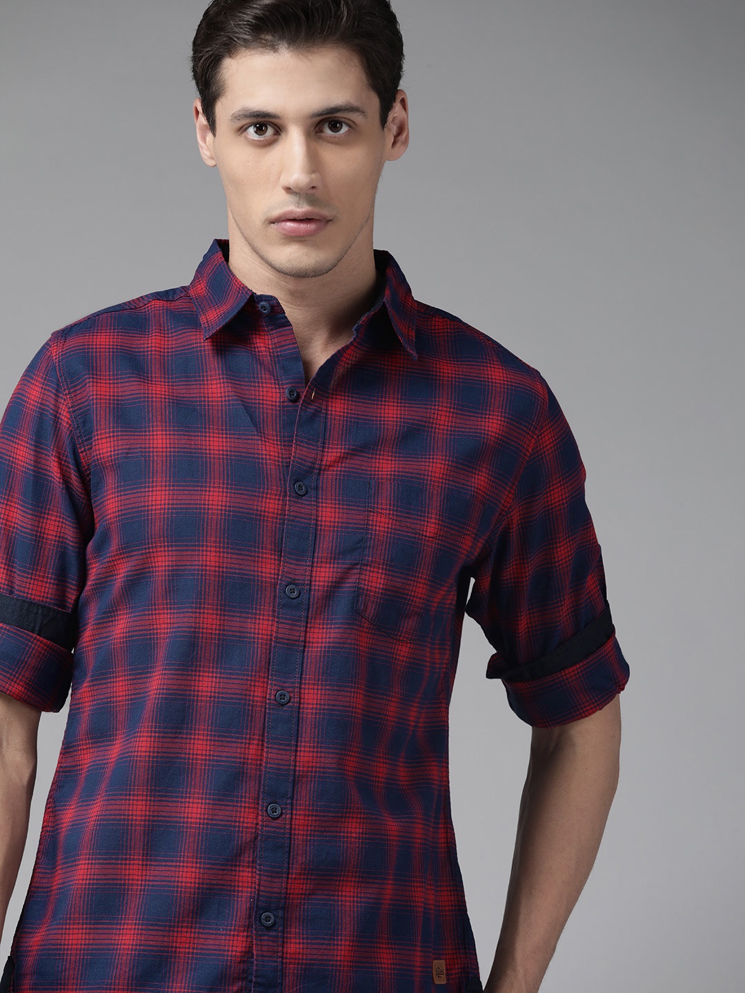 

Roadster Men Navy Blue & Red Pure Cotton Opaque Casual Shirt