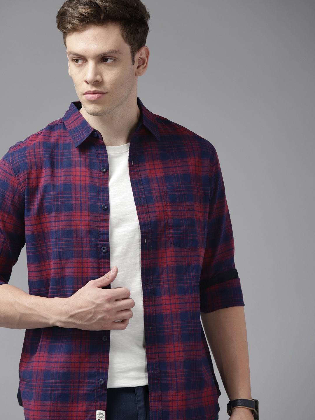 

Roadster Men Navy Blue Tartan Checked Pure Cotton Casual Shirt
