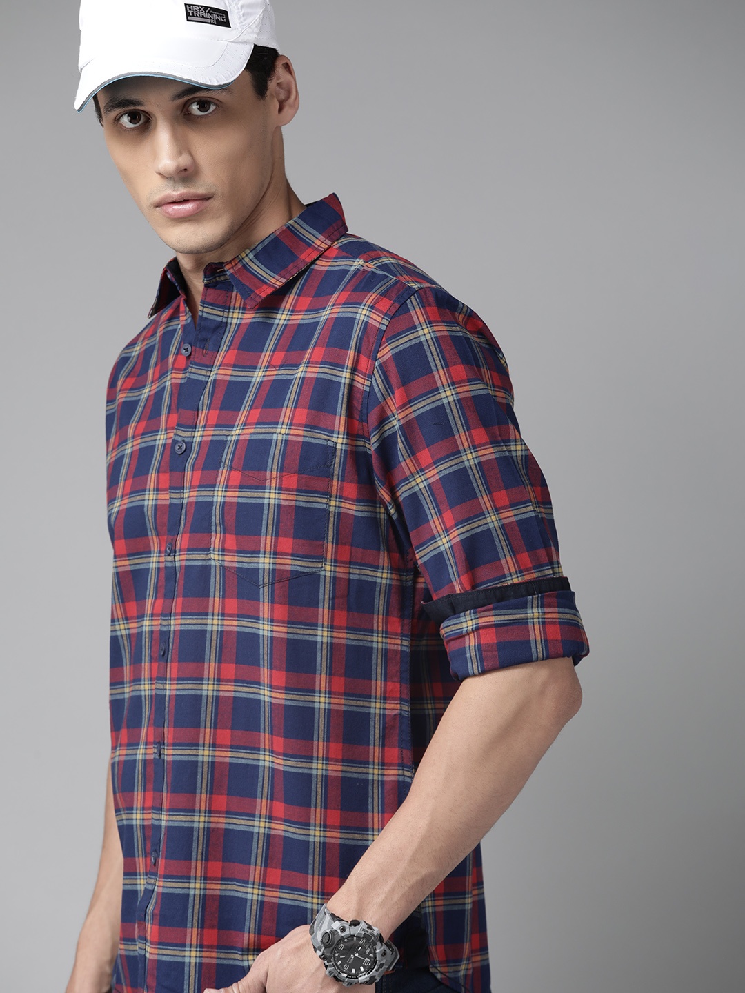 

Roadster Men Navy Blue & Red Pure Cotton Regular Fit Tartan Checks Sustainable Casual Shirt