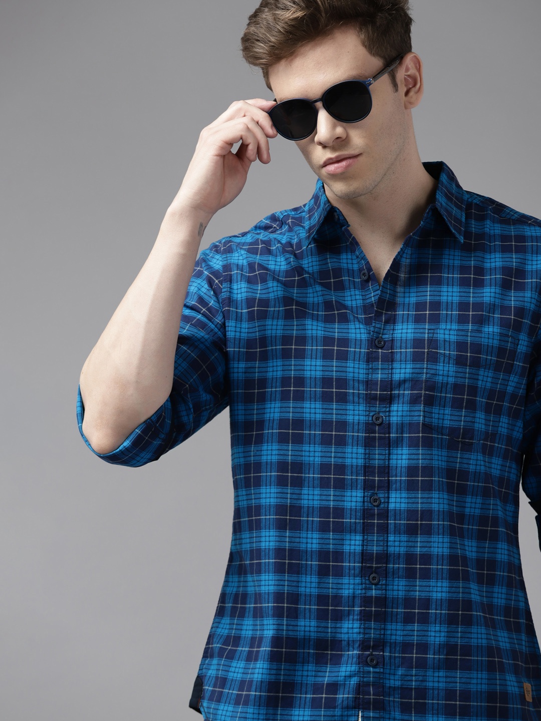 

Roadster Men Navy Blue Tartan Checked Pure Cotton Casual Shirt