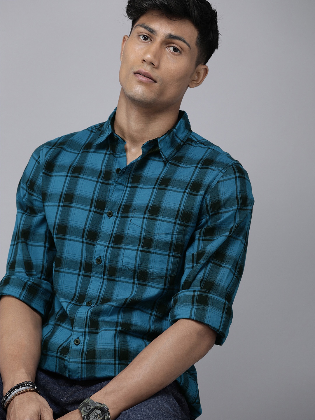 

Roadster Men Turquoise Blue & Black Checked Pure Cotton Casual Shirt