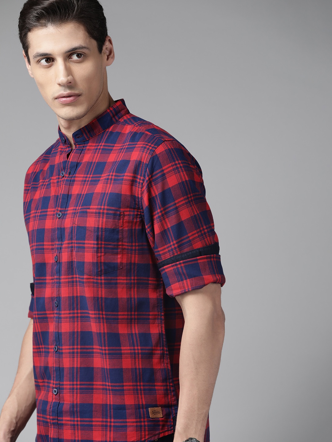 

Roadster Men Navy Blue & Red Pure Cotton Regular Fit Tartan Checks Casual Shirt