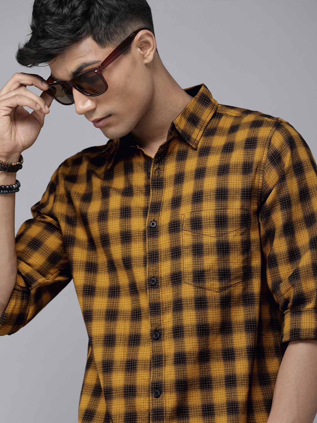 

Roadster Men Mustard Yellow Checked Casual Shirt