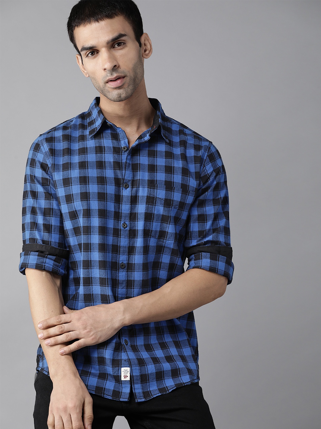 

Roadster Men Blue & Black Cotton Buffalo Checks Opaque Checked Casual Shirt