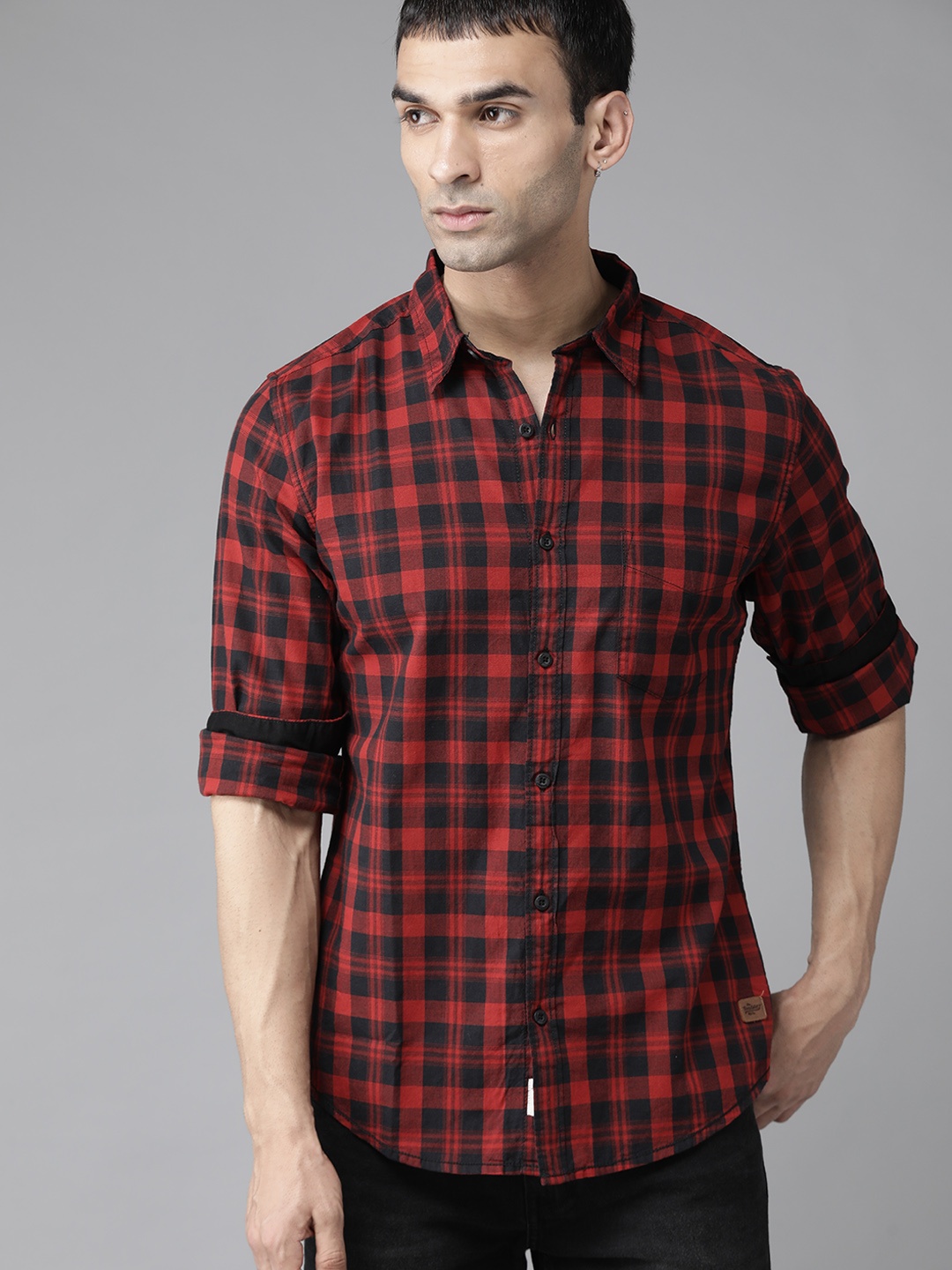 

Roadster Men Black & Red Pure Cotton Checked Casual Shirt