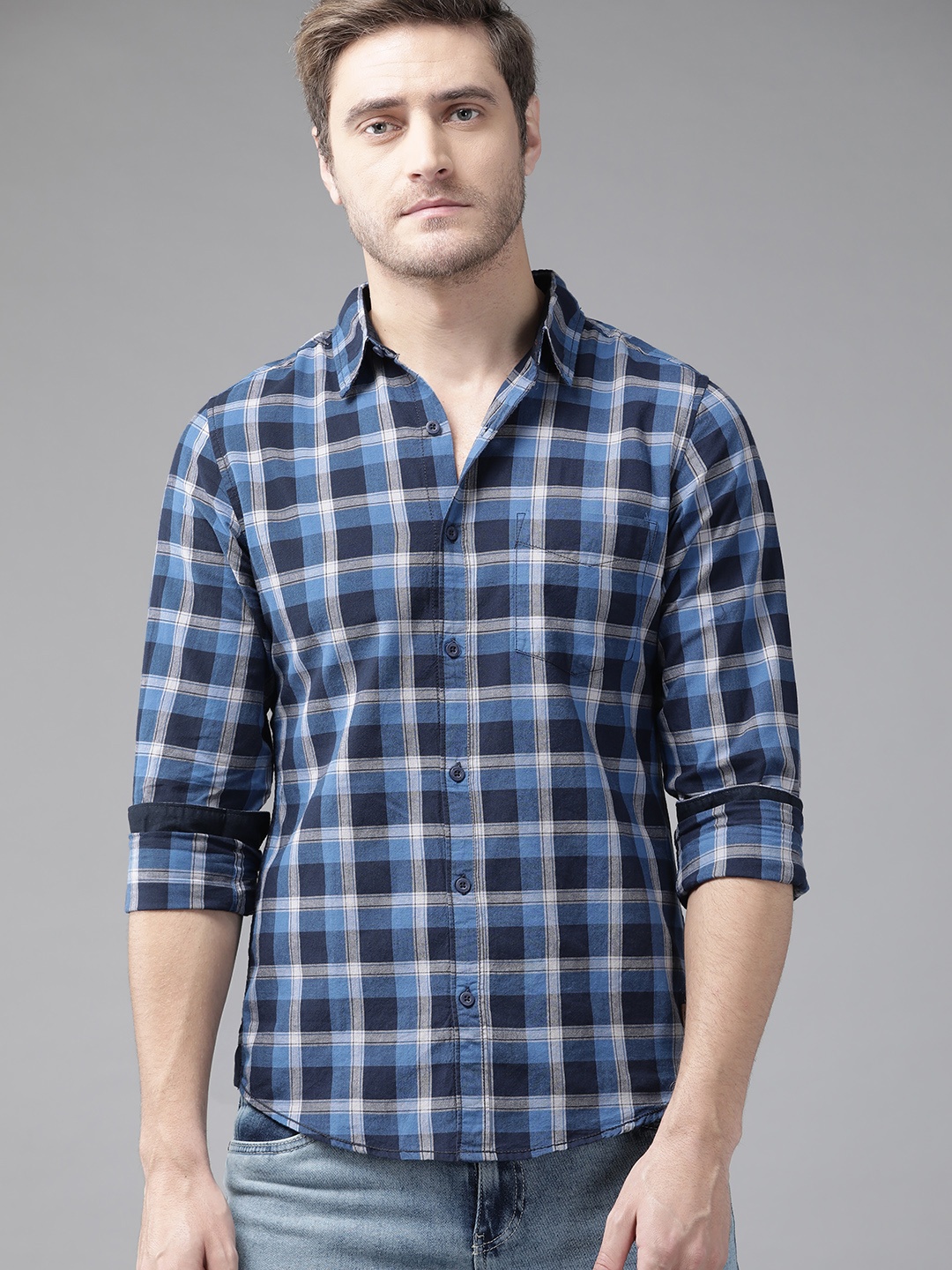

Roadster Men Blue & White Pure Cotton Tartan Checked Casual Shirt