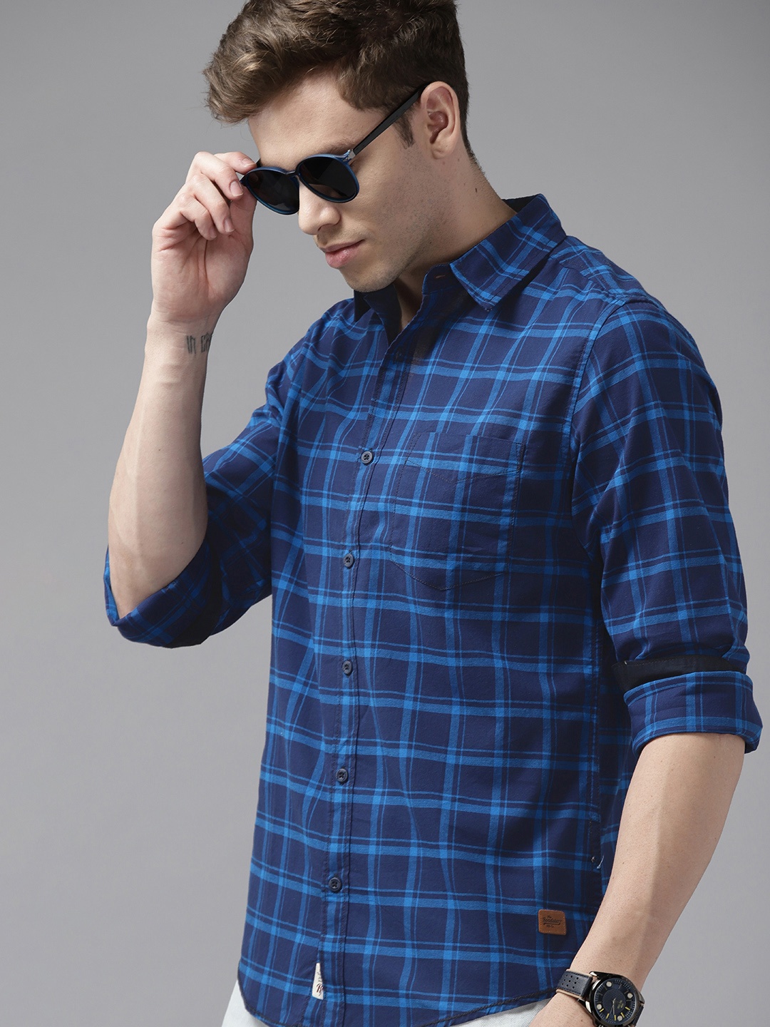 

Roadster Men Navy Blue Gingham Checked Pure Cotton Casual Shirt