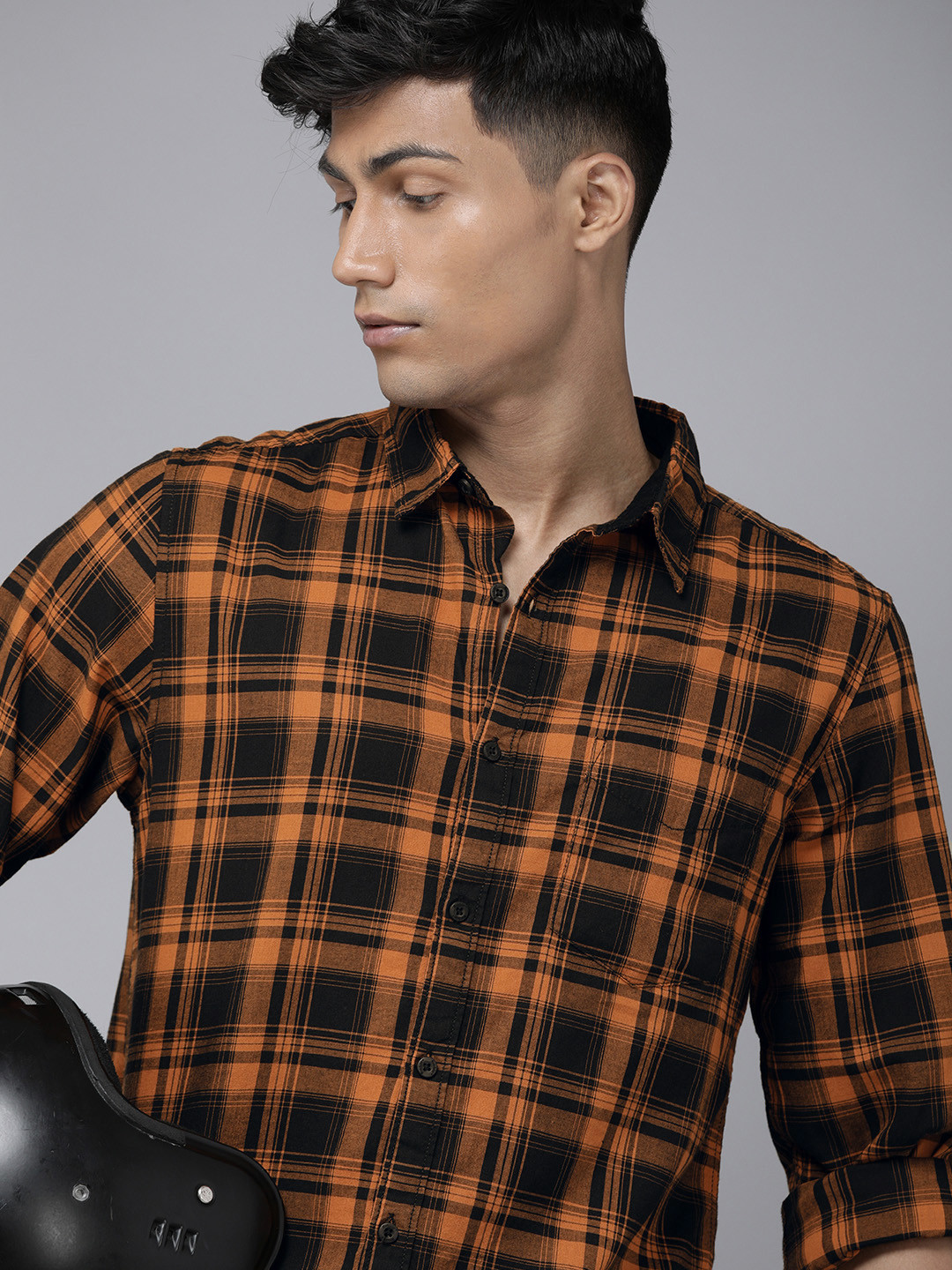 

Roadster Men Orange Checked Casual Shirt