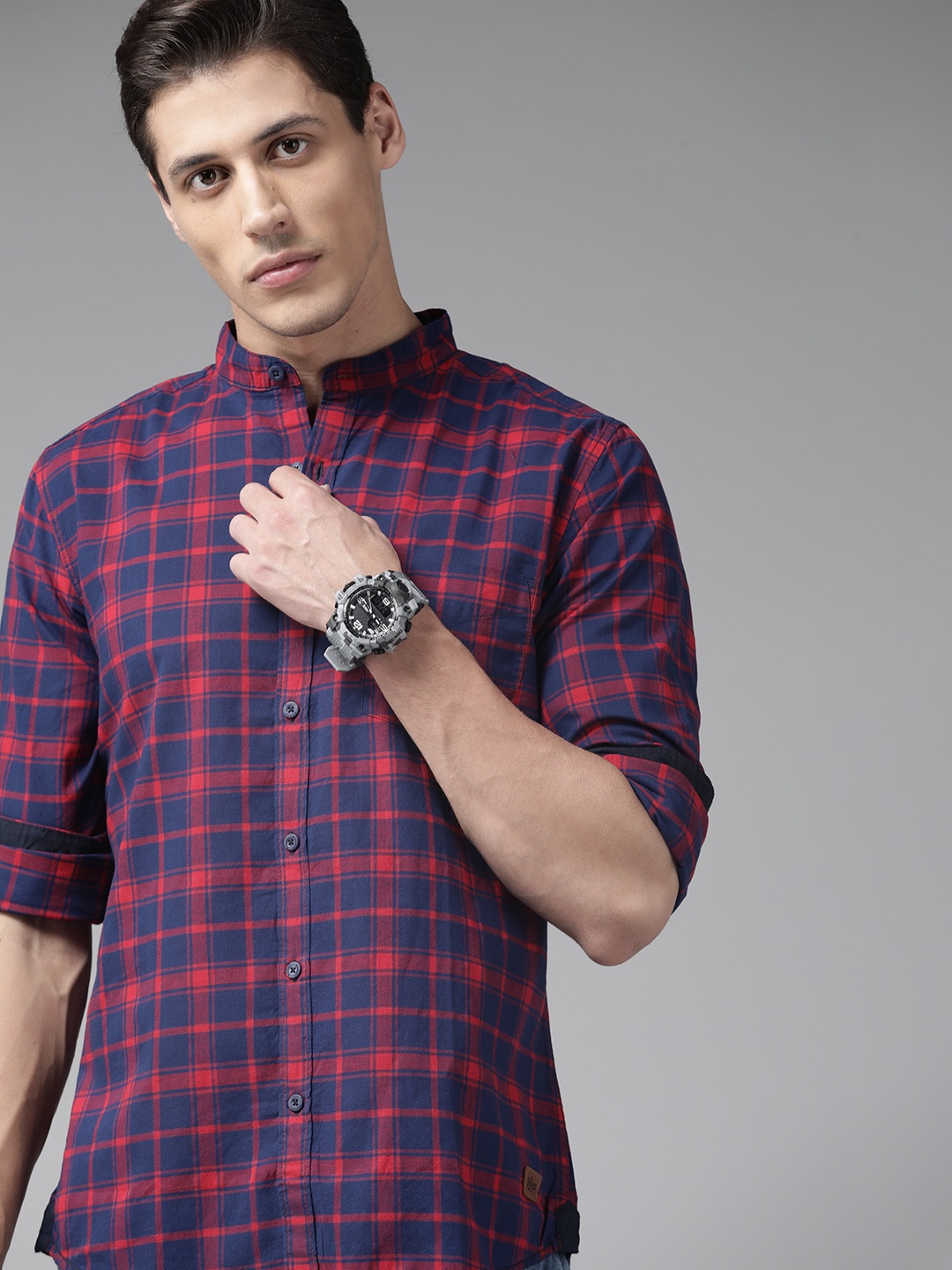 

Roadster Men Navy Blue & Red Pure Cotton Regular Fit Tartan Checks Casual Shirt