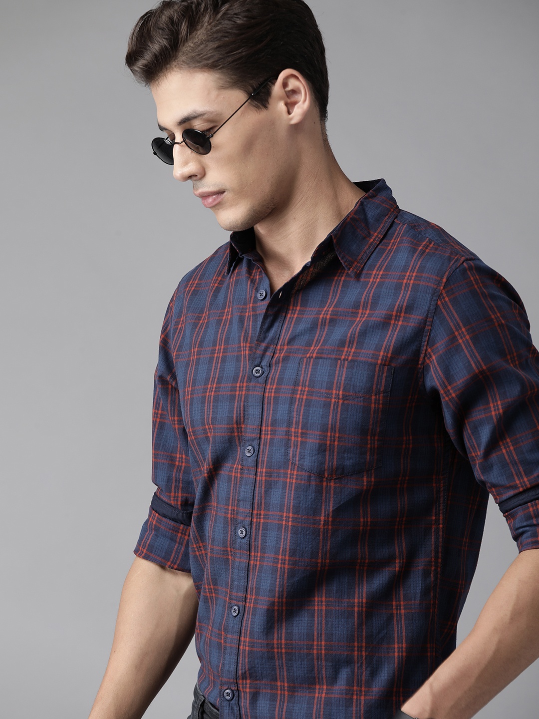 

Roadster Men Navy Blue & Red Pure Cotton Tartan Checked Casual Shirt