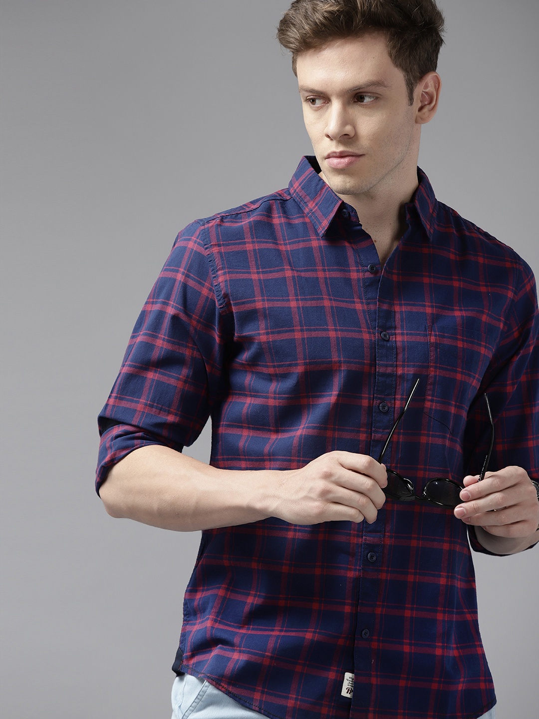 

Roadster Men Navy Blue & Red Gingham Checked Pure Cotton Casual Shirt