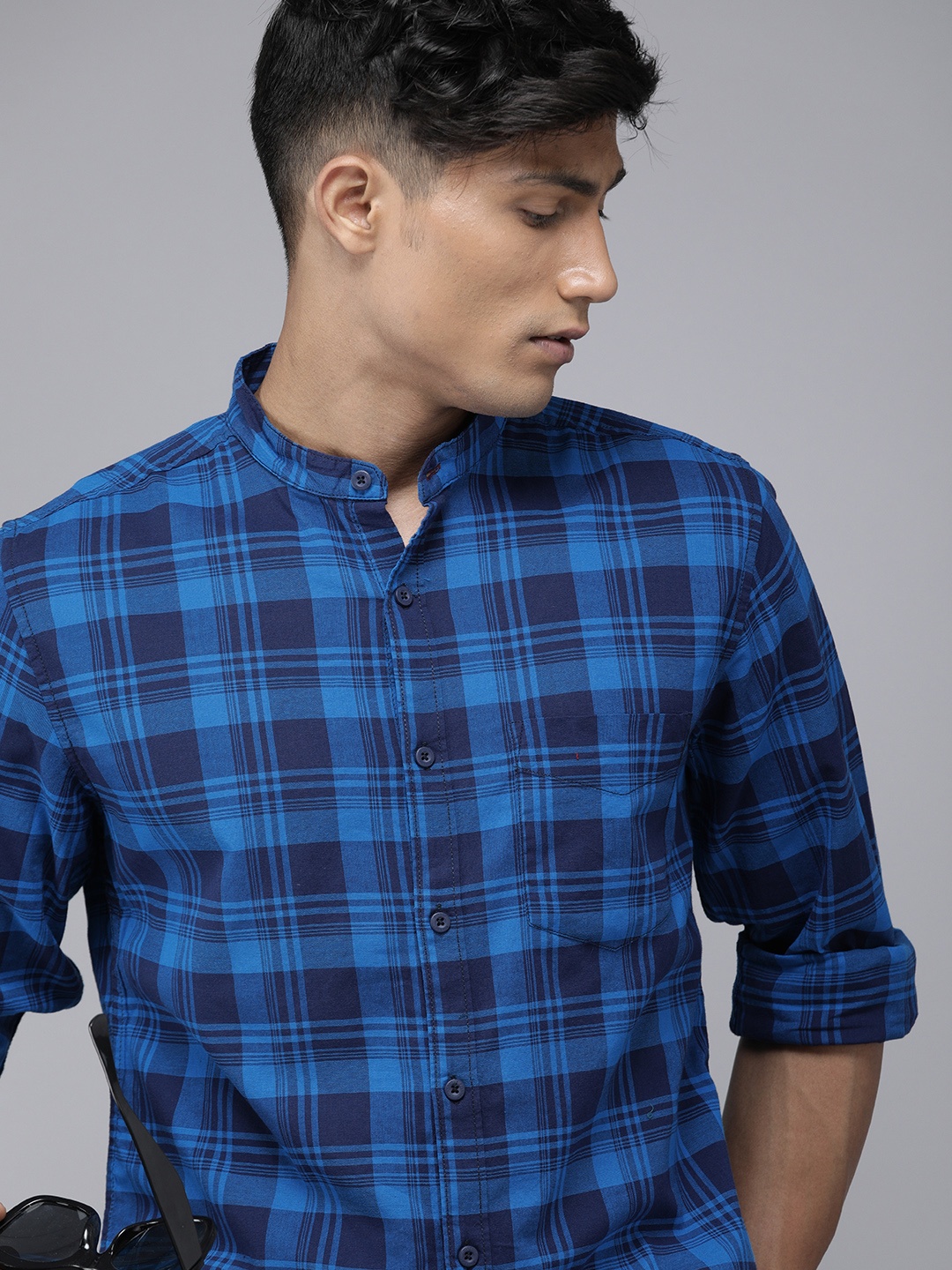 

Roadster Men Blue Checked Mandarin Collar Sustainable Casual Shirt