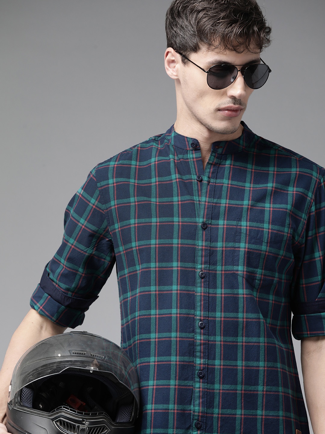 

Roadster Men Navy Blue Tartan Checks Checked Sustainable Casual Shirt