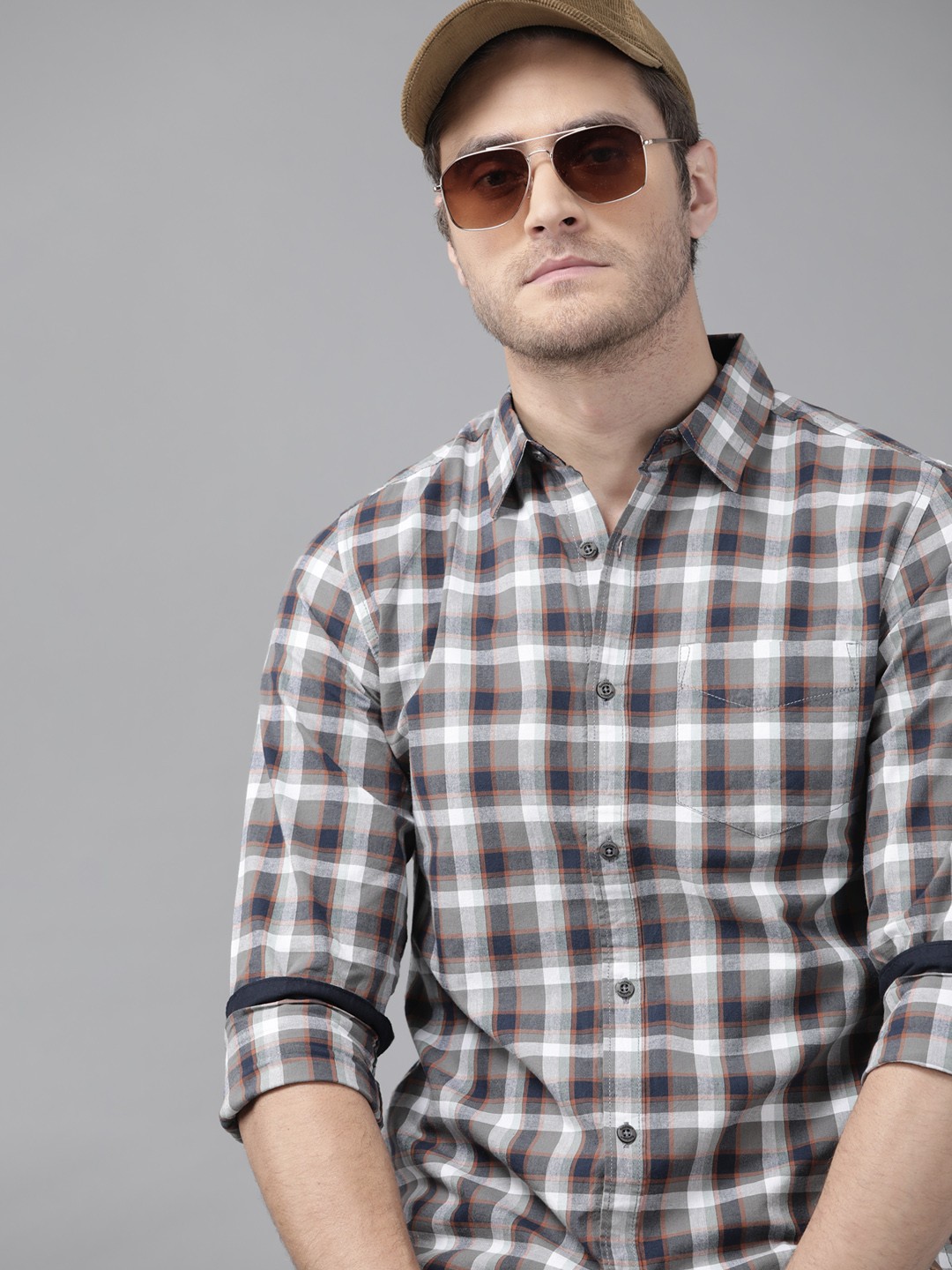 

Roadster Men Grey & Navy Blue Pure Cotton Tartan Checks Sustainable Casual Shirt