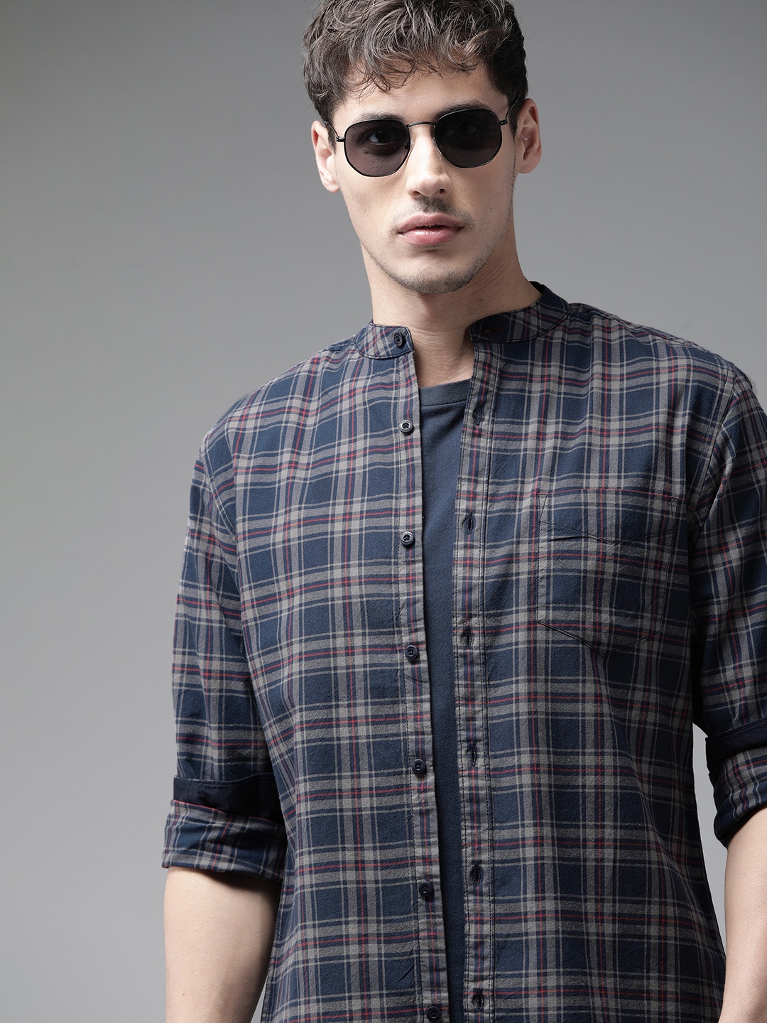 

Roadster Men Navy Blue & Off White Tartan Checked Pure Cotton Shirt