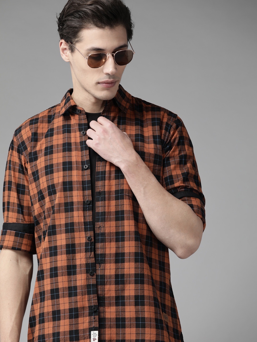 

Roadster Men Brown & Navy Blue Tartan Checked Pure Cotton Casual Shirt