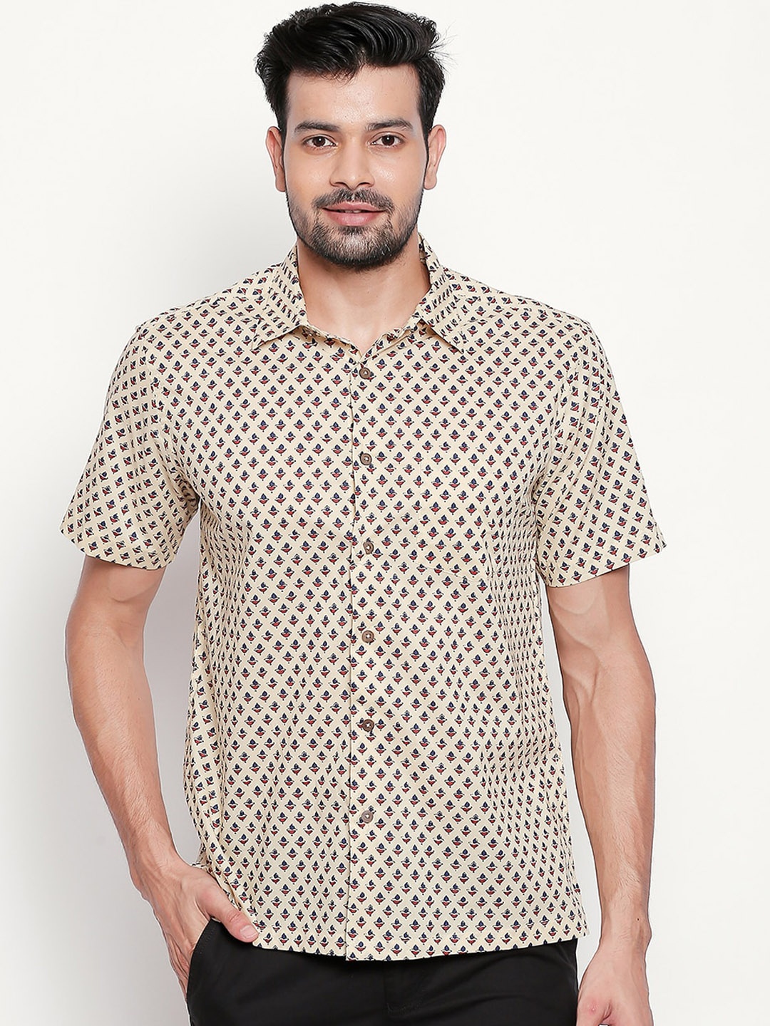 

indus route by Pantaloons Men Off White Geometric Printed Thread Work Kurta