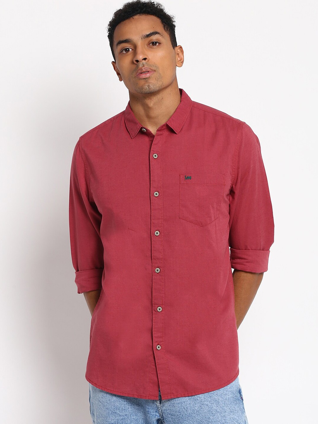 

Lee Men Maroon Solid Slim Fit Opaque Casual Shirt