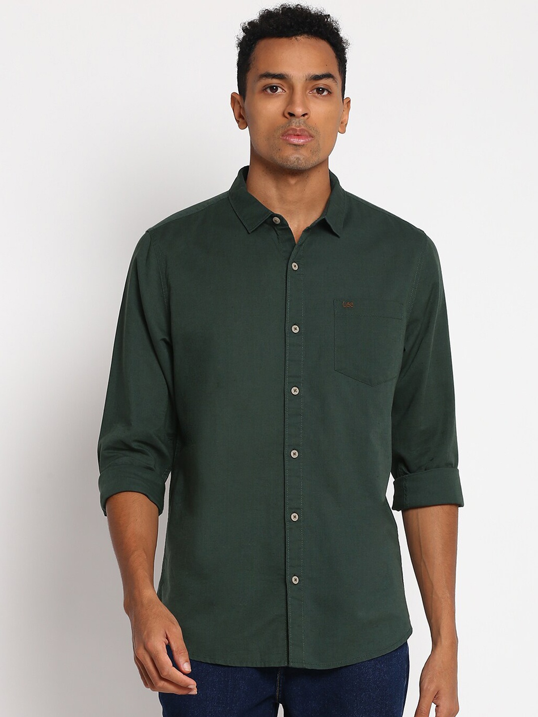 

Lee Men Green Solid Slim Fit Opaque Casual Shirt