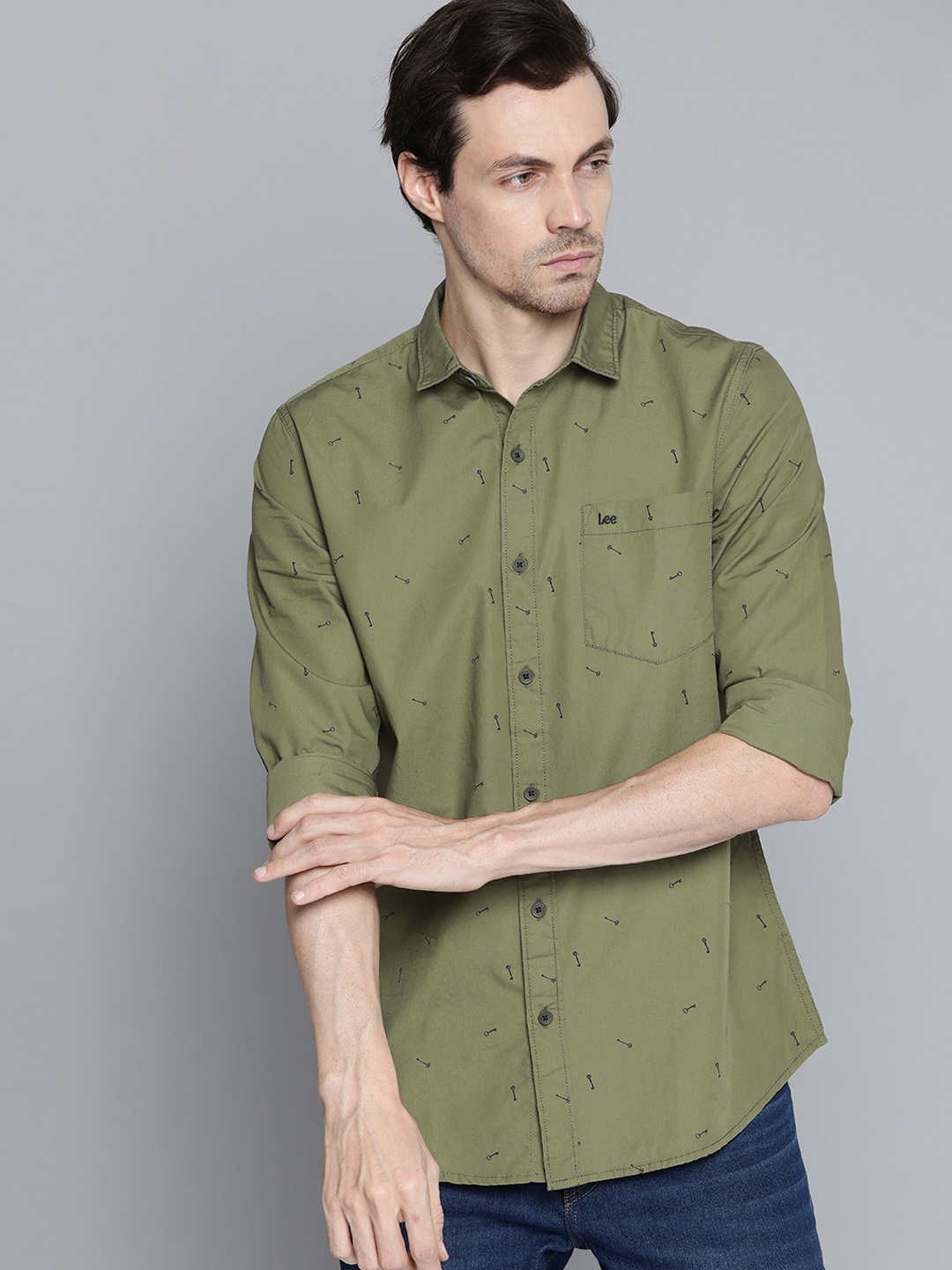 

Lee Men Olive Green Cotton Slim Fit Printed Casual Shirt