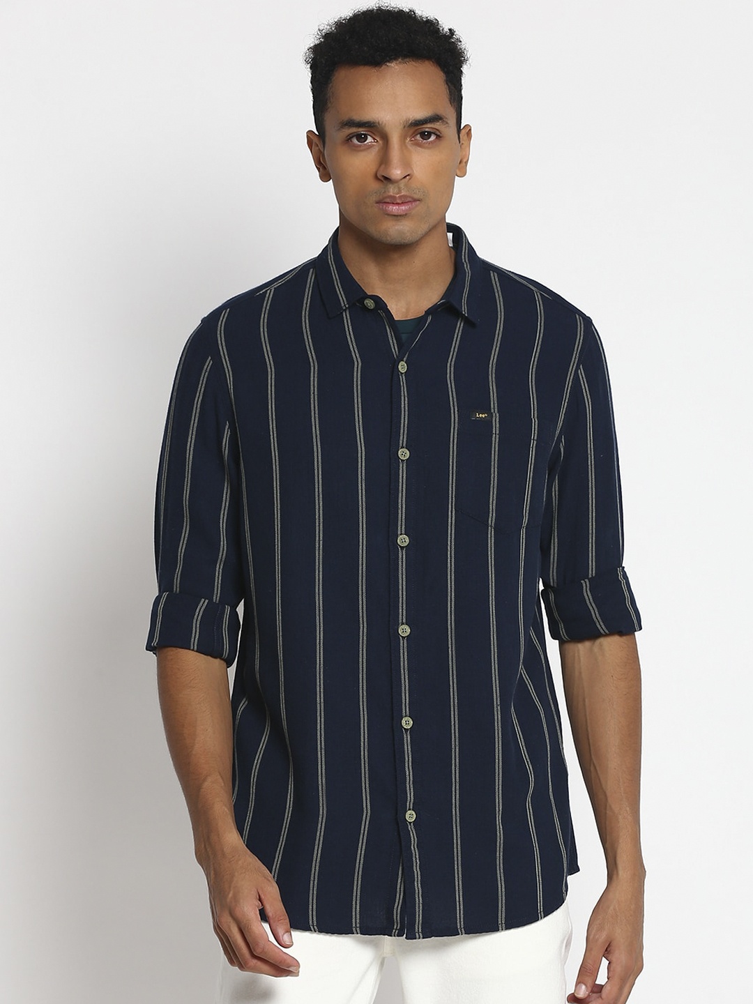 

Lee Men Navy Blue & Beige Slim Fit Opaque Striped Cotton Casual Shirt