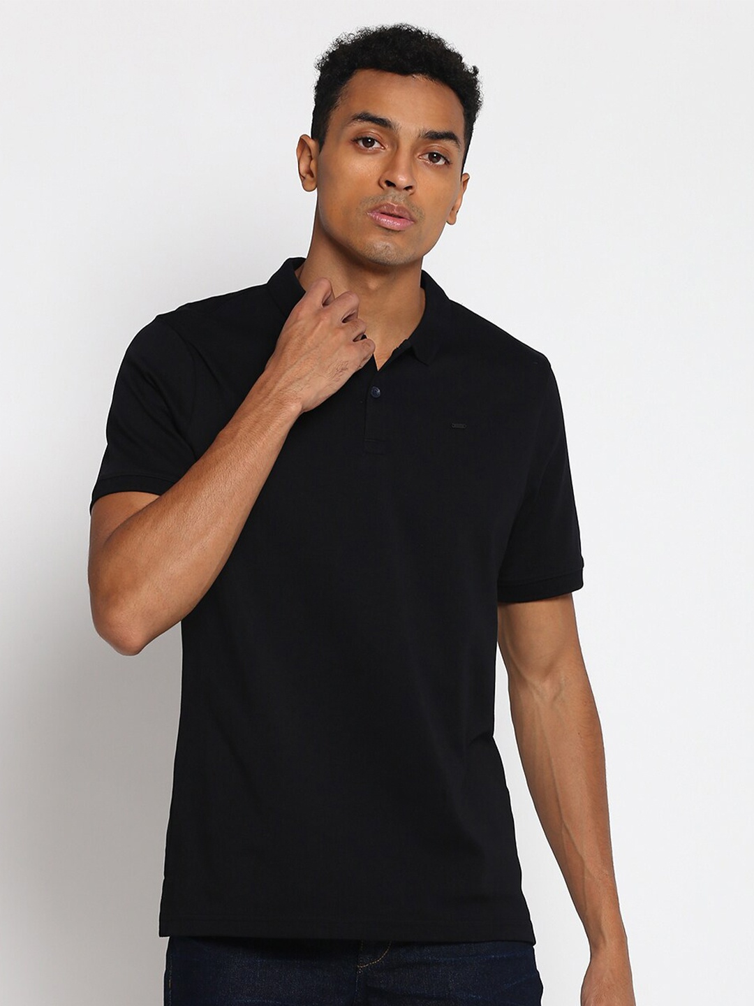 

Lee Men Black Solid Polo Collar Cotton T-shirt