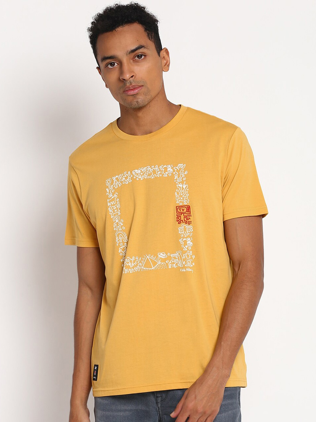

Lee Men Mustard Yellow Graphic Printed Cotton T-shirt