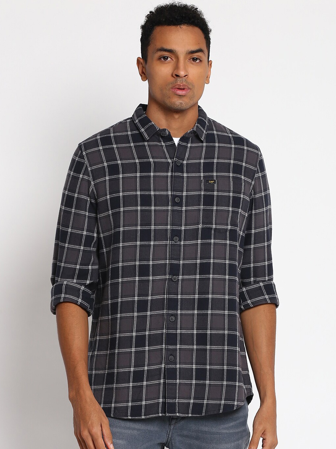 

Lee Men Grey & White Slim Fit Windowpane Checks Opaque Cotton Casual Shirt