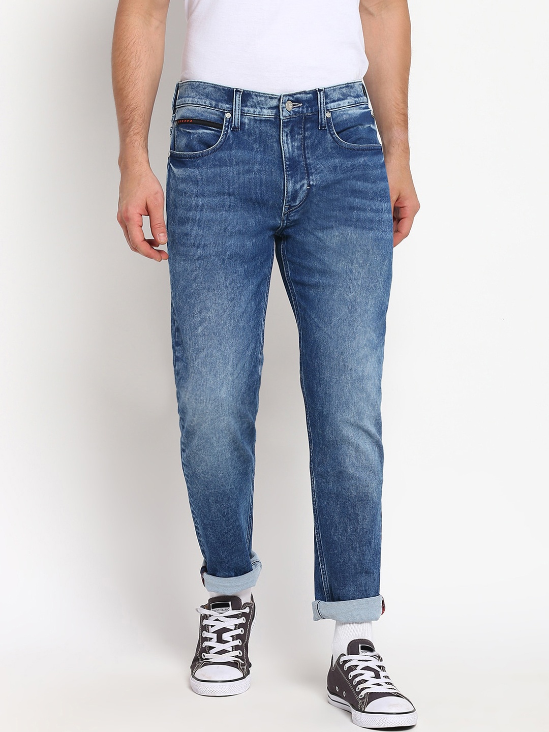 

Lee Men Blue Slim Fit Low Distress Light Fade Jeans