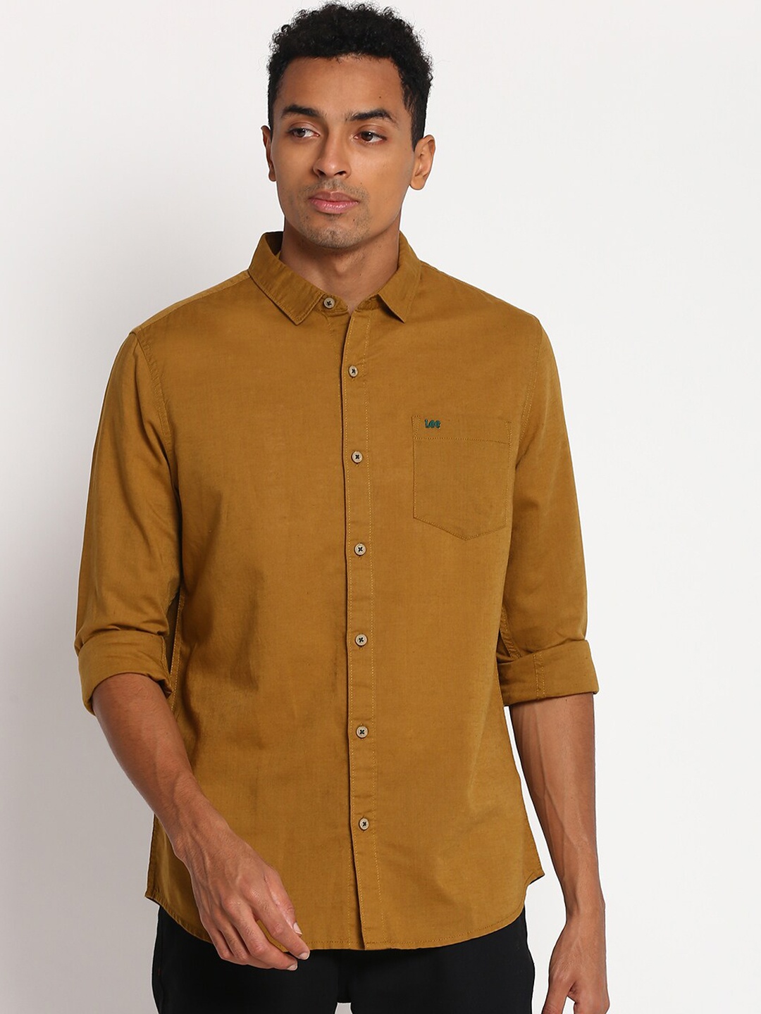 

Lee Men Mustard Yellow Solid Slim Fit Opaque Casual Shirt