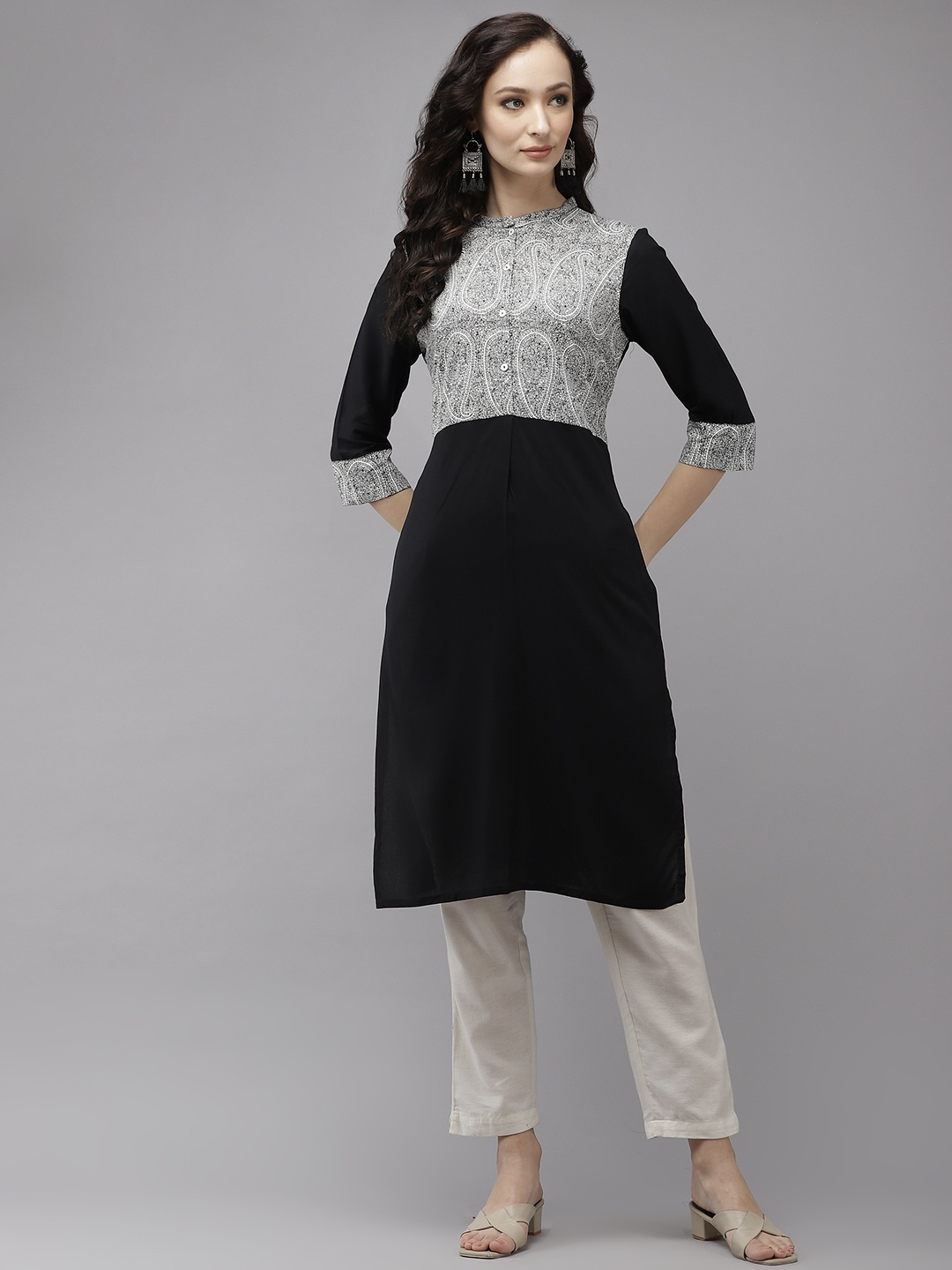 

W Women Black & White Paisley Printed Straight Kurta