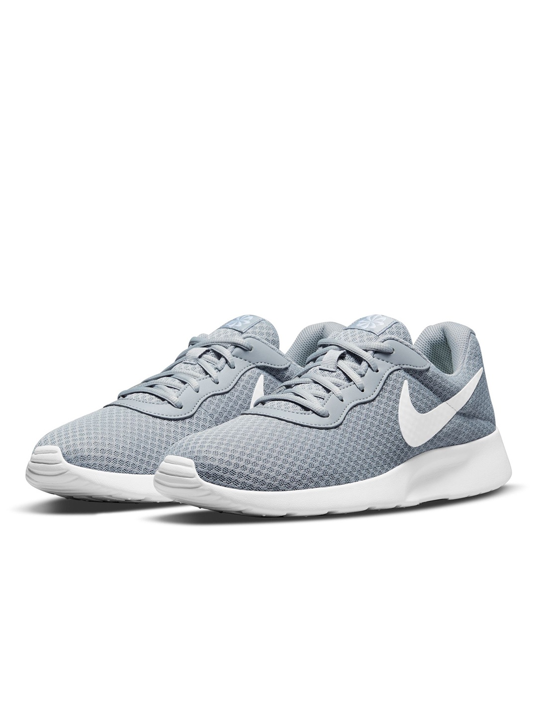 

Nike Men Tanjun Sneakers, Grey