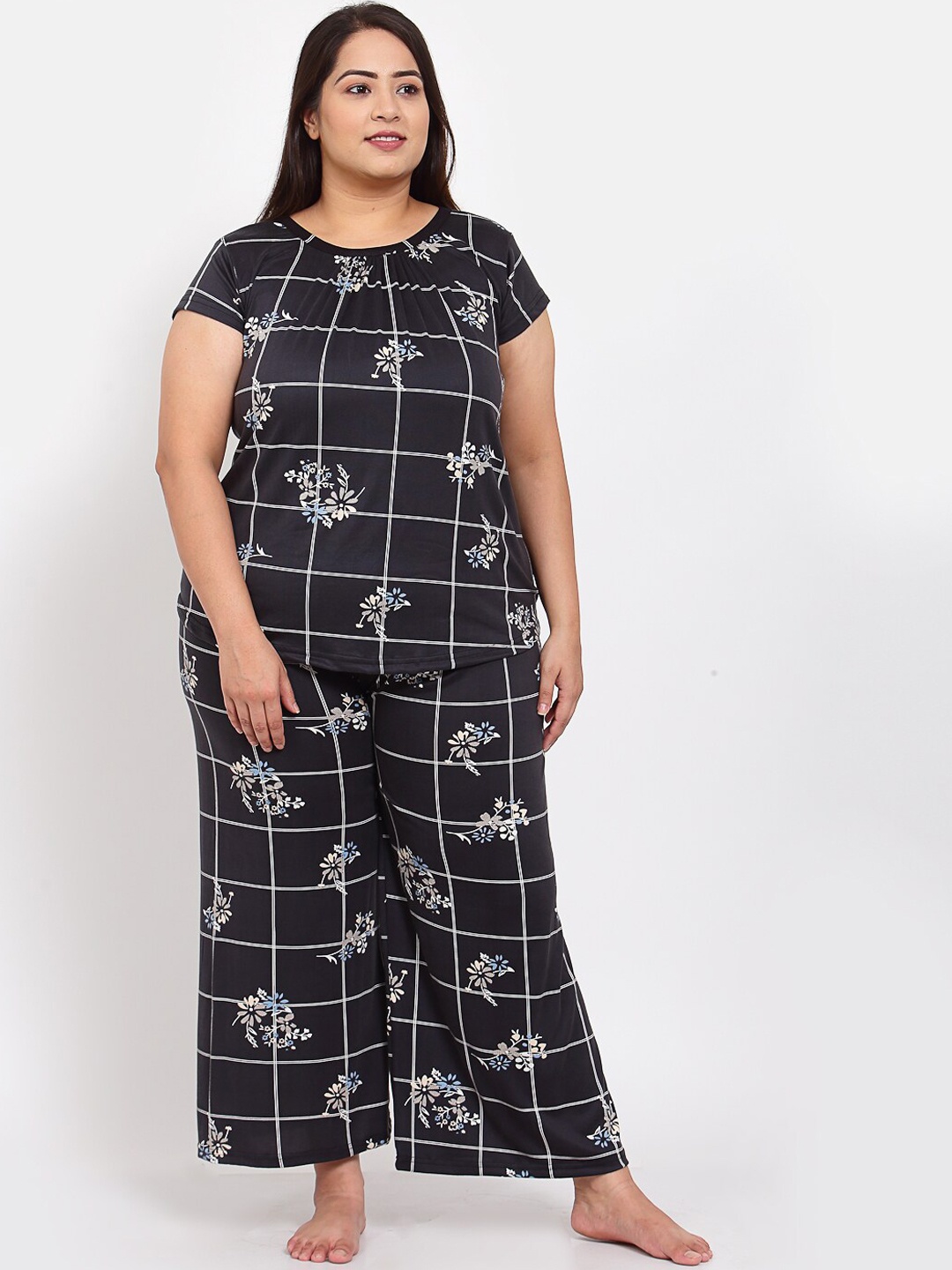 

KLOTTHE Women Black & White Plus Size Printed Night suit