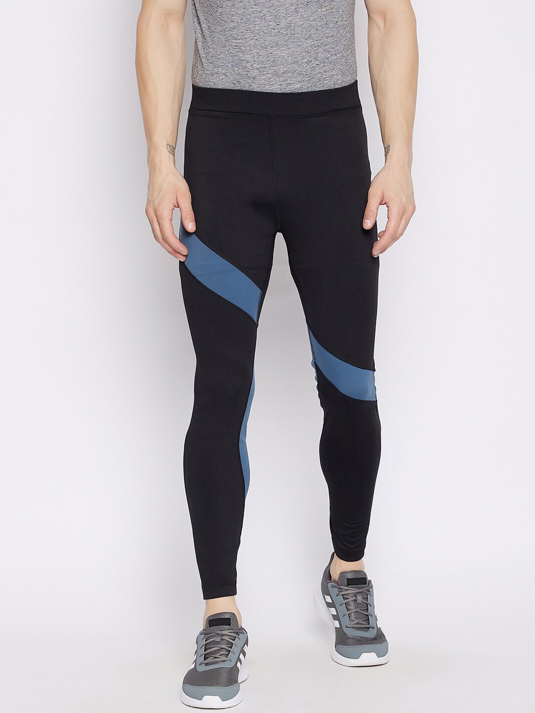 

JUMP USA Men Black & Blue Striped Active Wear Tights