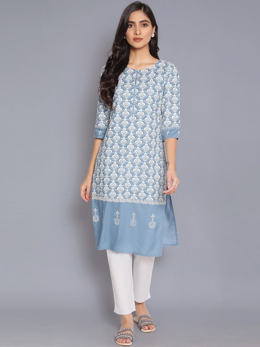 

W Women Blue & White Ethnic Motifs Printed Keyhole Neck Kurta